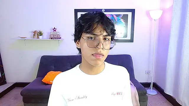 Snapshot of Maecum18 chatting on 02/24/26, 08:29 Maecum18 online show from 02/24/26, 08:29