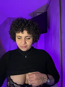 Snapshot of BabyChanntal chatting on 02/02/26, 02:43 BabyChanntal online show from 02/02/26, 02:43