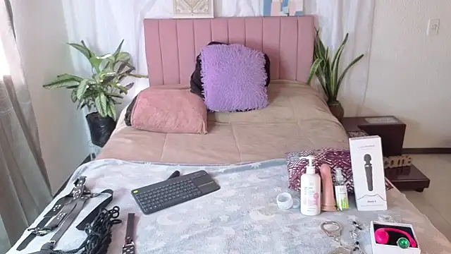 Petite pepper online show from 06/12/26, 07:57