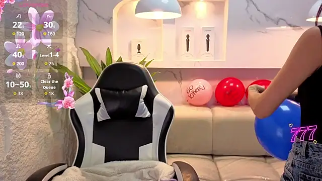 Snapshot of aurora_tp chatting on 02/13/26, 02:18 aurora tp online show from 02/13/26, 02:18