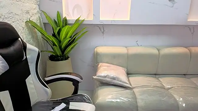 Snapshot of aurora_tp chatting on 02/18/26, 02:18 aurora tp online show from 02/18/26, 02:18