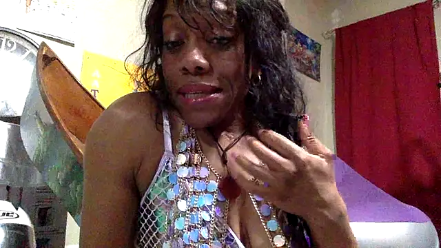 Snapshot of NatalieGainer_goodies chatting on 02/11/26, 01:10 NatalieGainer goodies online show from 02/11/26, 01:10