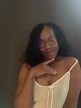 Snapshot of NatalieGainer_goodies chatting on 05/22/26, 12:07 NatalieGainer goodies online show from 05/22/26, 12:07