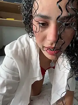 SirenStell0 online show from 04/07/26, 07:47