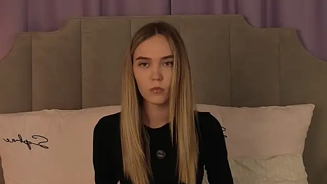 NikkiRyx online show from 04/16/26, 05:36