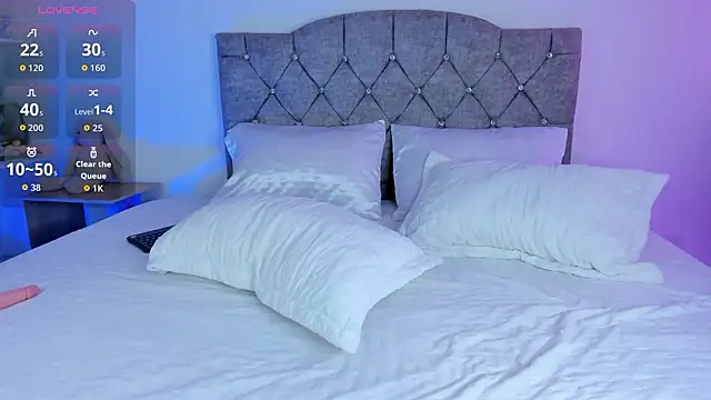 Snapshot of NoahVance chatting on 02/09/26, 03:05 NoahVance online show from 02/09/26, 03:05