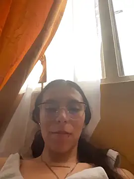 Snapshot of MayteLove chatting on 02/04/26, 10:04 MayteLove online show from 02/04/26, 10:04