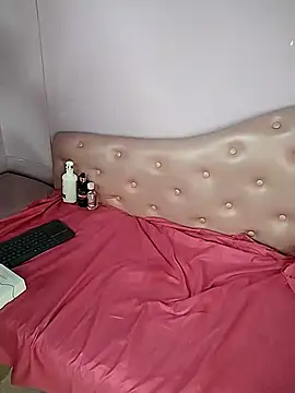 Noa Baker online show from 04/05/26, 12:24