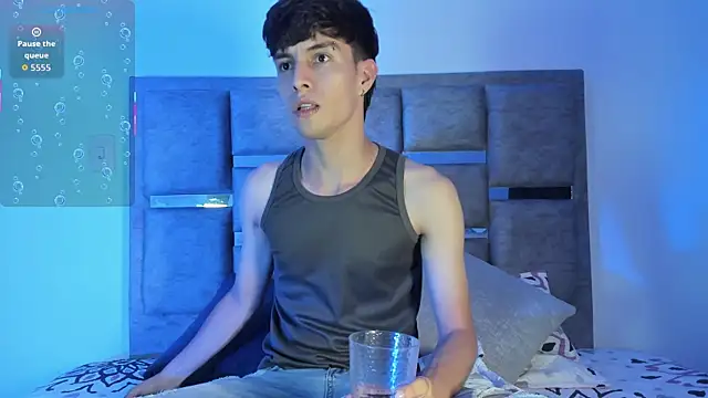 axxxel twink online show from 05/10/26, 01:00
