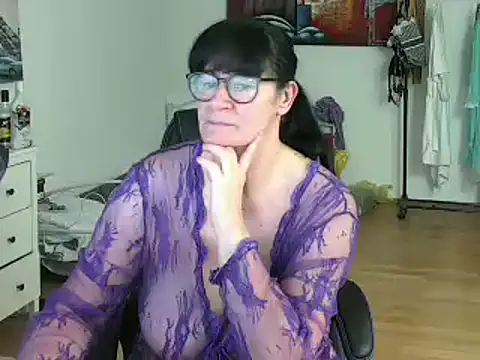 Sylly online show from 02/24/25, 11:32