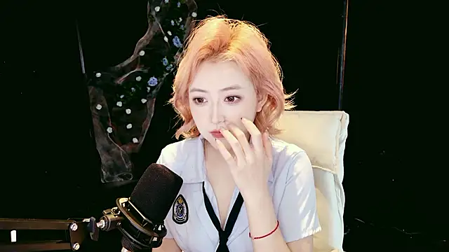 Snapshot of Lady-Mia777 chatting on 02/03/26, 02:53 Lady-Mia777 online show from 02/03/26, 02:53