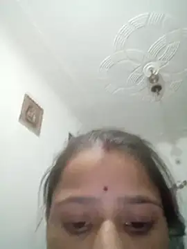 Snapshot of khushi_rawat chatting on 02/18/26, 02:35 khushi rawat online show from 02/18/26, 02:35