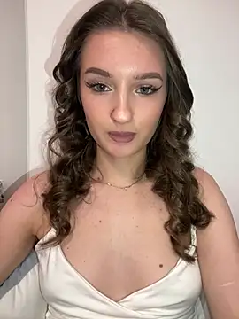 Green eyes lady online show from 02/07/26, 11:25