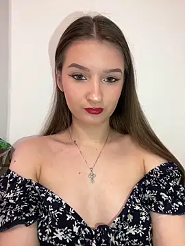 Green eyes lady online show from 05/04/26, 03:52