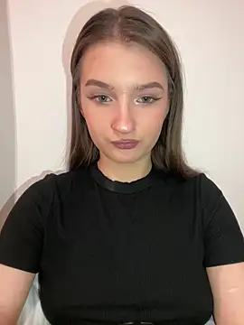 Green eyes lady online show from 05/11/26, 05:10