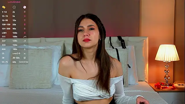 Snapshot of Treasure__Girl chatting on 02/17/26, 08:11 Treasure Girl online show from 02/17/26, 08:11