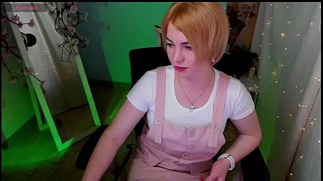CuttieEmma online show from 05/06/26, 07:35