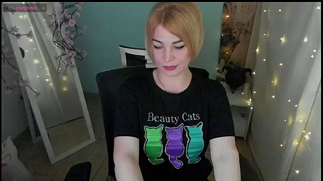 CuttieEmma online show from 05/07/26, 12:54