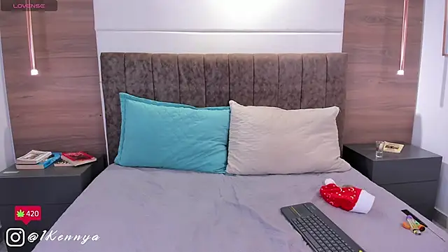 Kennya Rodriguez online show from 01/01/25, 04:50