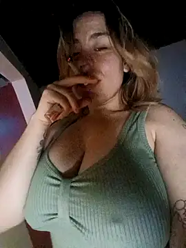 Snapshot of Kennya_Rodriguez chatting on 10/06/25, 02:09 Kennya Rodriguez online show from 10/06/25, 02:09