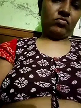 Romantic-Couple999 online show from 05/21/26, 02:02
