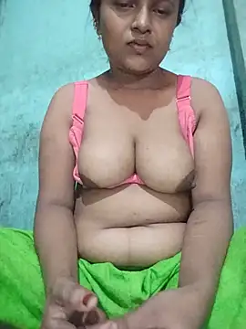 Romantic-Couple999 online show from 06/06/26, 05:23
