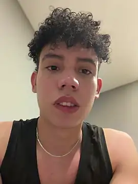 Snapshot of yoursexyjose chatting on 06/12/26, 08:52 yoursexyjose online show from 06/12/26, 08:52