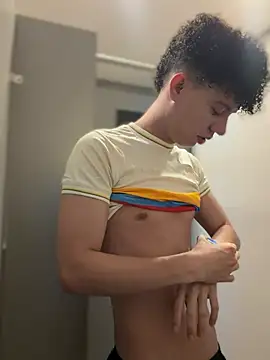 Snapshot of yoursexyjose chatting on 06/23/26, 06:17 yoursexyjose online show from 06/23/26, 06:17