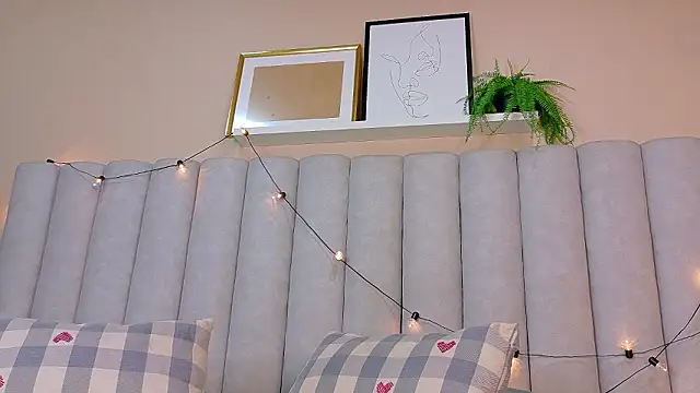 EmmaLou   online show from 02/12/26, 04:18