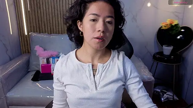 Snapshot of Lynn_turner chatting on 02/28/26, 01:01 Lynn turner online show from 02/28/26, 01:01