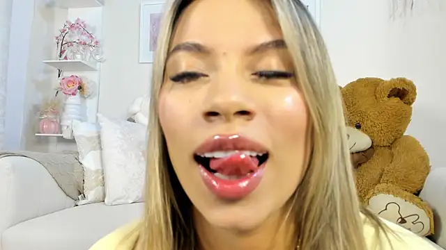 Mia Rosee1 online show from 03/07/26, 12:40