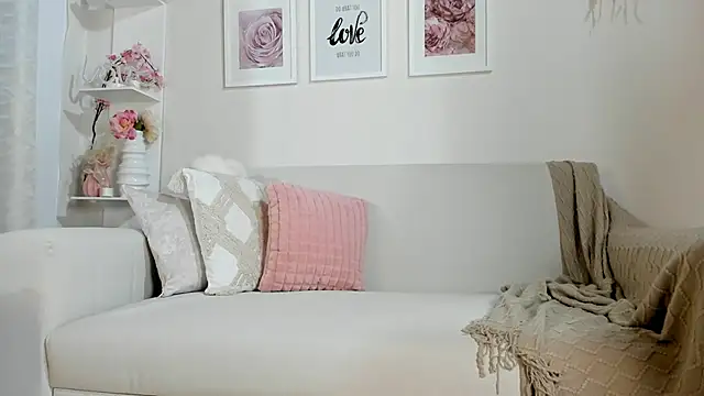 Mia Rosee1 online show from 04/28/26, 12:42