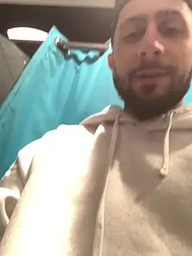 Snapshot of robeertiito chatting on 03/17/26, 08:12 robeertiito online show from 03/17/26, 08:12