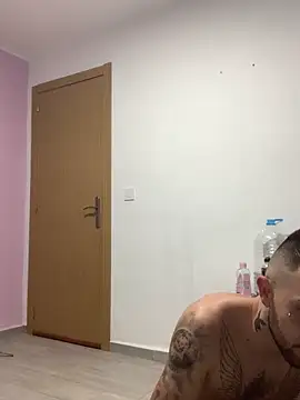 Snapshot of robeertiito chatting on 03/20/26, 10:25 robeertiito online show from 03/20/26, 10:25