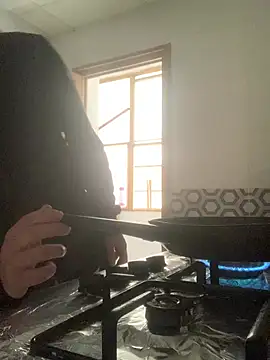 Snapshot of robeertiito chatting on 03/21/26, 10:42 robeertiito online show from 03/21/26, 10:42