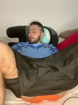 Snapshot of robeertiito chatting on 03/29/26, 01:44 robeertiito online show from 03/29/26, 01:44