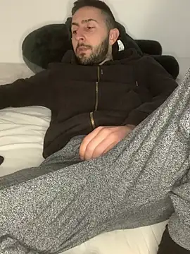 Snapshot of robeertiito chatting on 04/03/26, 03:10 robeertiito online show from 04/03/26, 03:10