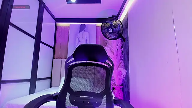 Snapshot of GemmaBrown chatting on 03/18/26, 02:53 GemmaBrown online show from 03/18/26, 02:53