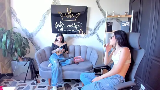 Snapshot of GemmaBrown chatting on 03/20/26, 01:49 GemmaBrown online show from 03/20/26, 01:49