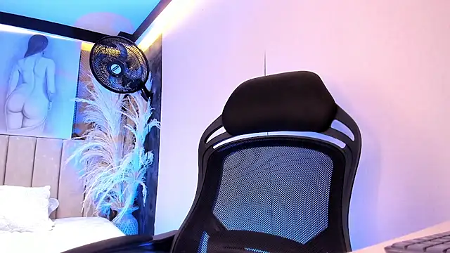 Snapshot of GemmaBrown chatting on 03/25/26, 12:11 GemmaBrown online show from 03/25/26, 12:11