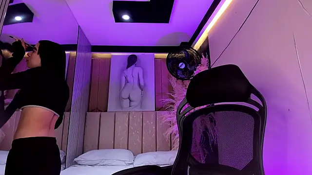 Snapshot of GemmaBrown chatting on 04/01/26, 12:50 GemmaBrown online show from 04/01/26, 12:50