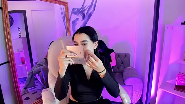 Snapshot of GemmaBrown chatting on 04/09/26, 12:43 GemmaBrown online show from 04/09/26, 12:43