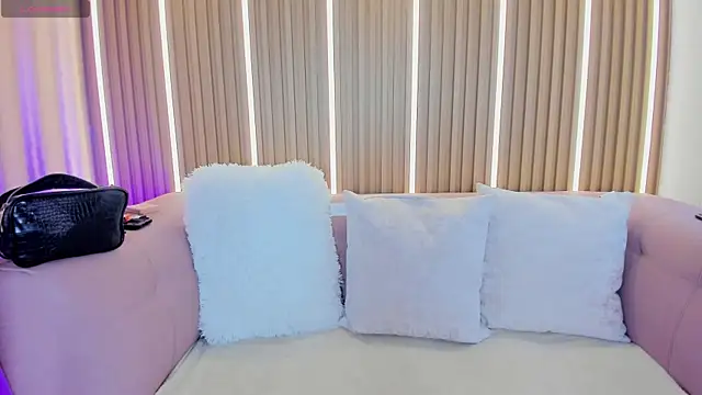 Luna Millers online show from 06/02/26, 04:25
