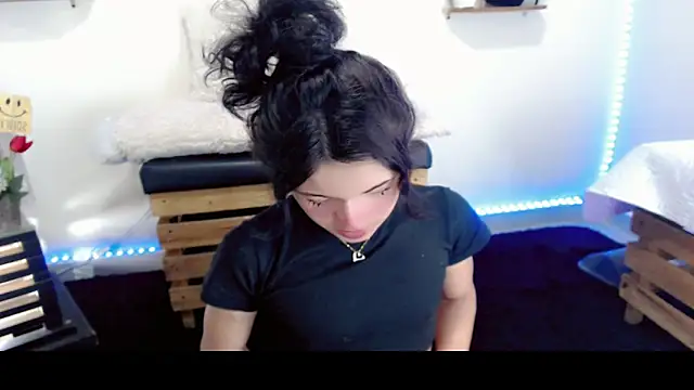 NathalialLooes online show from 03/29/26, 05:07