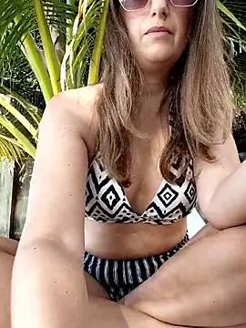 Snapshot of Alexdevil92 chatting on 03/02/26, 02:03 Alexdevil92 online show from 03/02/26, 02:03