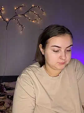 Snapshot of AlyaX_X chatting on 02/04/26, 01:39 AlyaX X online show from 02/04/26, 01:39