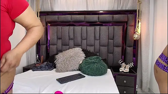 Karina Mendoza online show from 03/08/26, 06:55