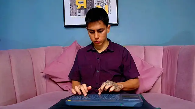 Aron pulse online show from 04/17/26, 01:25