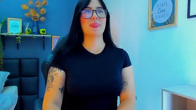 Snapshot of eliza_pink24 chatting on 02/12/26, 09:43 eliza pink24 online show from 02/12/26, 09:43