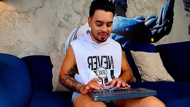 Snapshot of DaveParker_ chatting on 02/11/26, 01:27 DaveParker online show from 02/11/26, 01:27